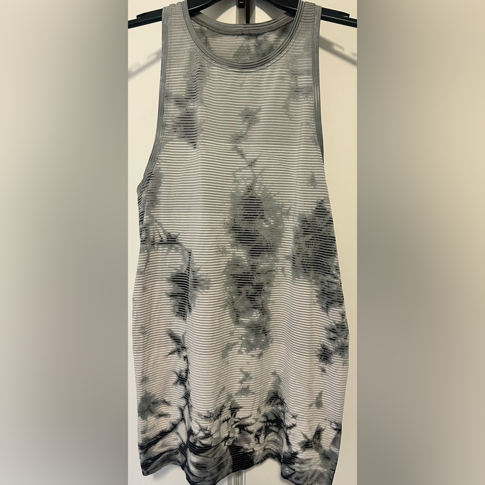 Lululemon x Peloton swiftly tech racerback 2.0. Sz 6